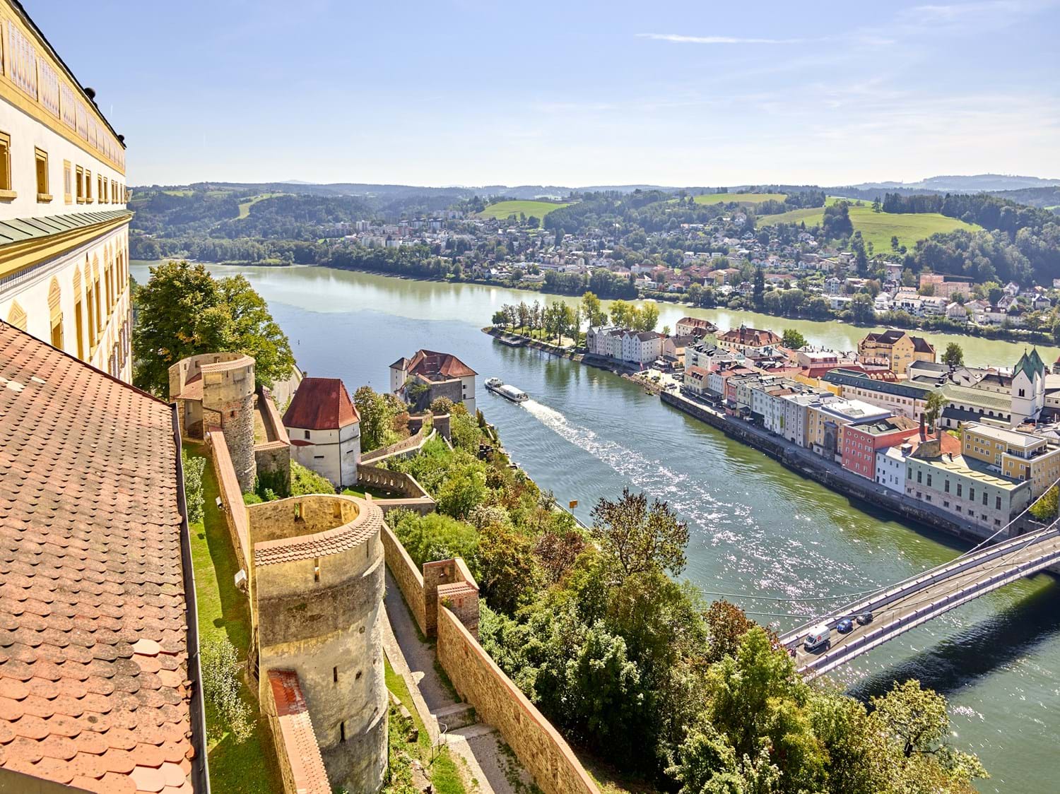 Aussicht von der Veste Oberhaus auf die Passauer Altstadt, Donau und Inn.
